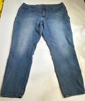 d. jeans Women's Size 16P Medium Wash Straight Leg Denim Jeans